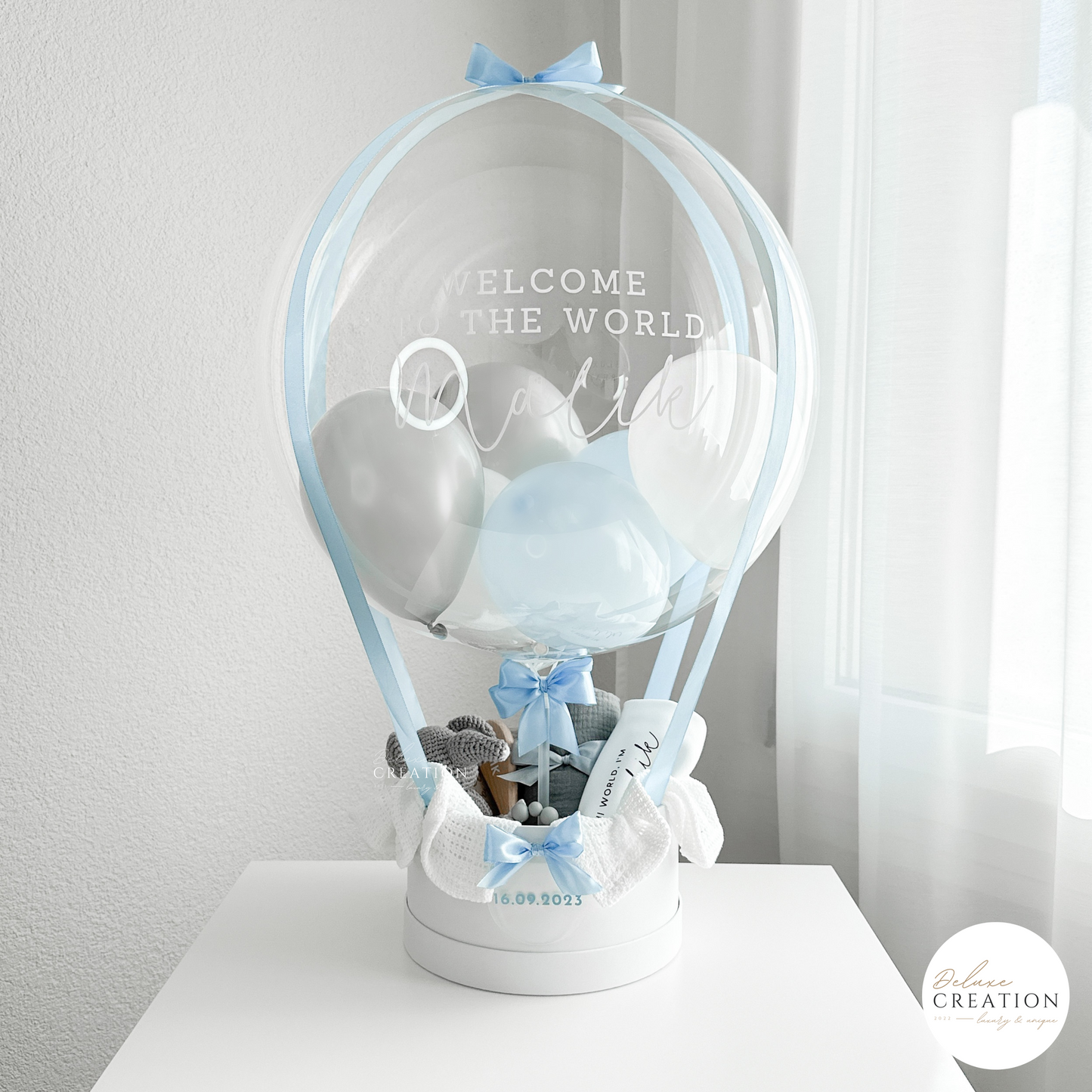 Welcome to the World - Balloon gift in blue with Set in gray