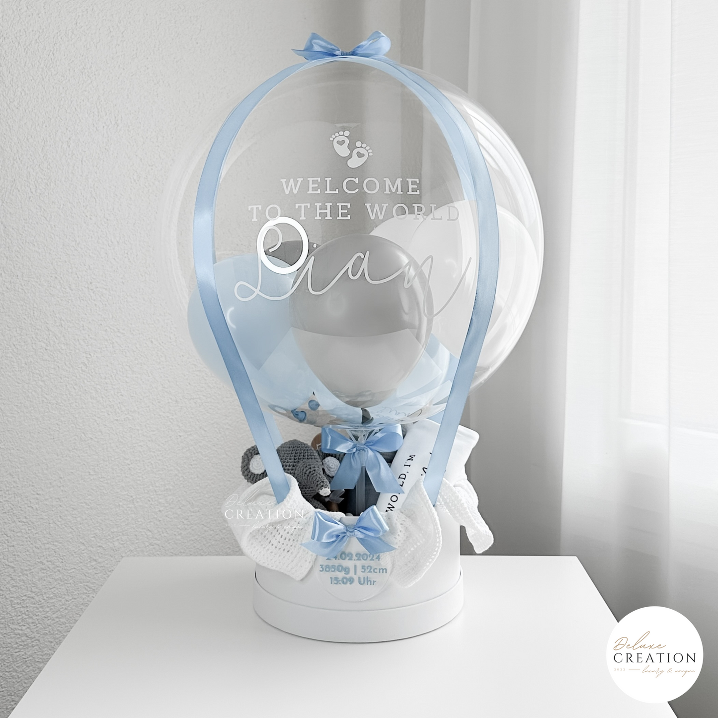 Welcome to the World - Balloon gift in blue with Set in gray