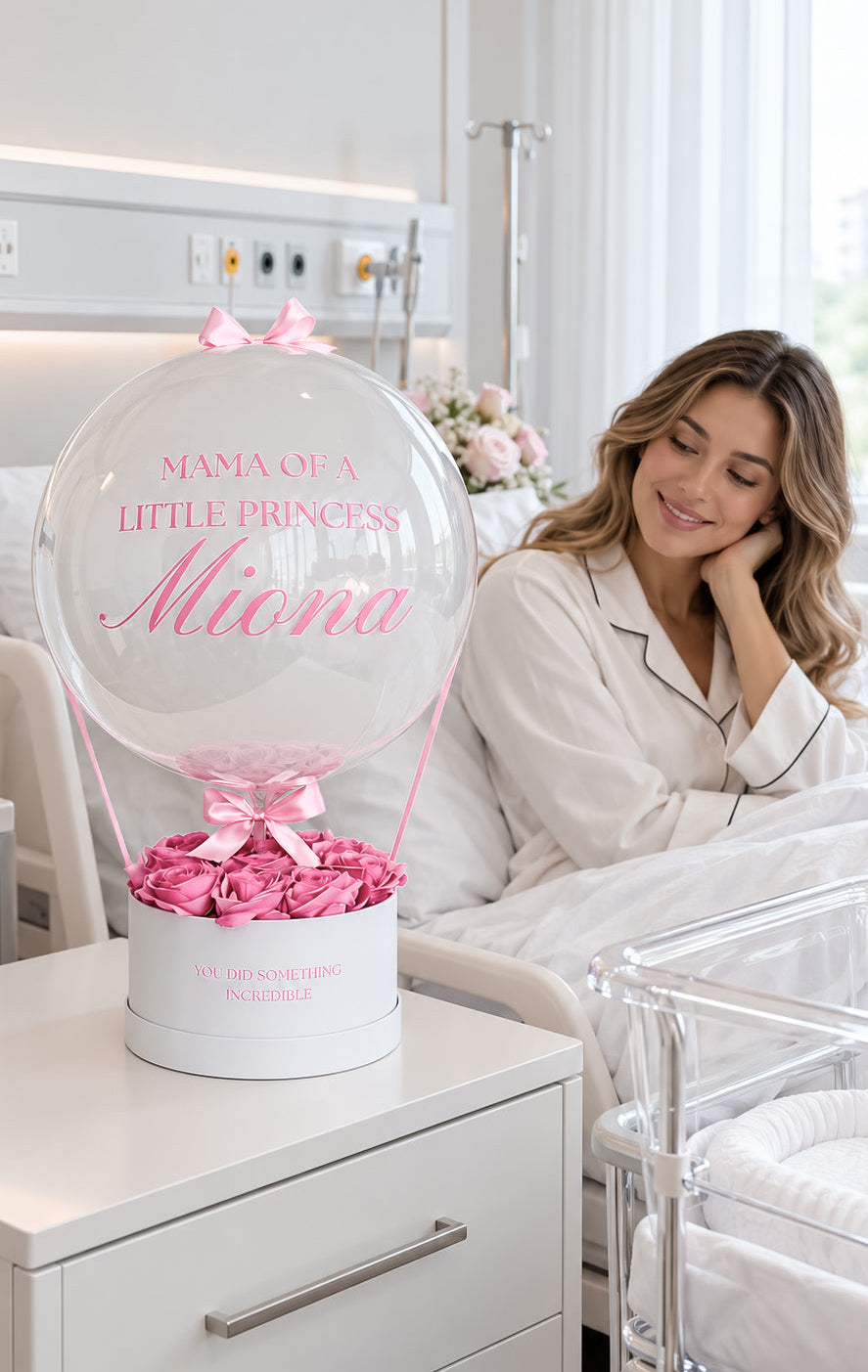 White shine - Balloongift with pink roses